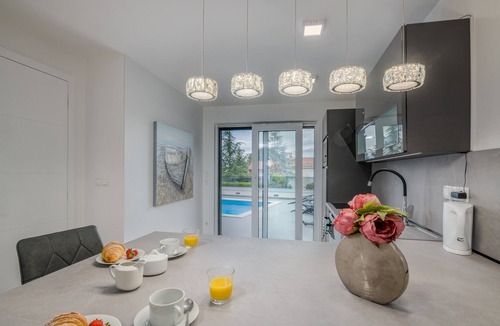 Vantacici Apartment | One bedroom apartment with terrace Vantačići, Krk (A-19303-a)