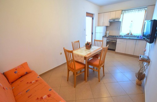 Malinska-Dubasnica Apartment | One bedroom apartment with terrace and sea view Turčić, Krk (A-19361-b)