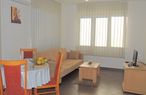 Gabonjin Apartment | One bedroom apartment with balcony Gabonjin, Krk (A-20351-a)
