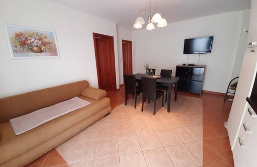 Malinska Apartment | One bedroom apartment with balcony Malinska, Krk (A-23054-c)