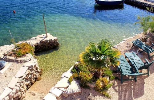 Punta Kriza Apartment | One bedroom apartment with balcony and sea view Punta križa, Cres (A-18644-a)
