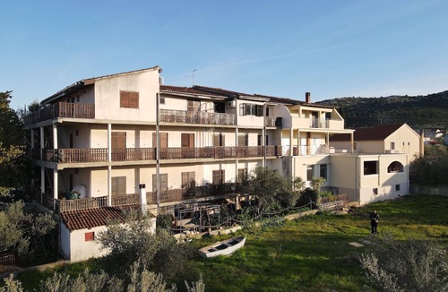 Mrljane Apartment | One bedroom apartment with terrace and sea view Mrljane (Pašman) (A-20850-c)