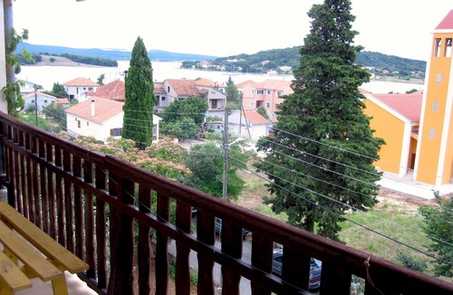 Mrljane Apartment | One bedroom apartment with terrace and sea view Mrljane (Pašman) (A-20850-c)