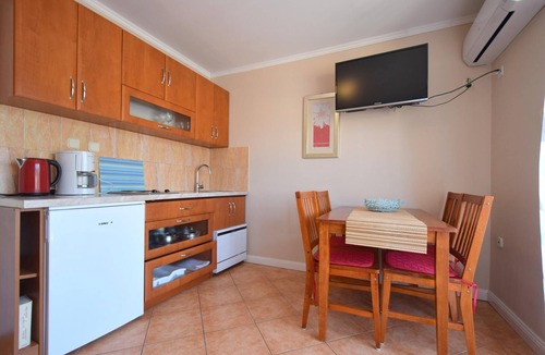 Njivice Apartment | One bedroom apartment with balcony Njivice, Krk (A-20447-d)