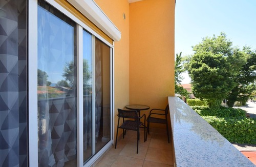 Njivice Apartment | One bedroom apartment with balcony Njivice, Krk (A-20447-d)
