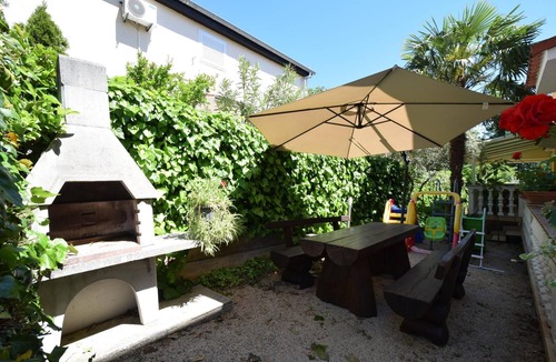 Njivice Apartment | One bedroom apartment with balcony Njivice, Krk (A-20447-d)