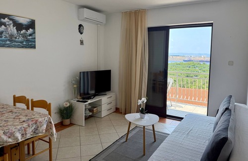 Omisalj Apartment | One bedroom apartment with terrace and sea view Omišalj, Krk (A-20472-a)