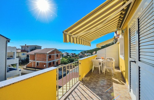 Drage Apartment | One bedroom apartment with terrace and sea view Drage, Biograd (A-5904-c)