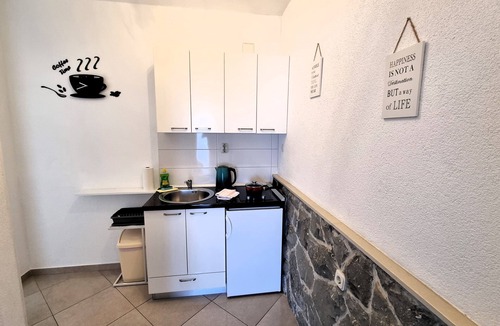Zivogosce Apartment | One bedroom apartment with balcony and sea view Živogošće - Porat, Makarska (A-16289-c)