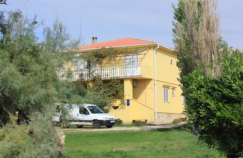 Dinjiska Apartment | One bedroom apartment near beach Dinjiška, Pag (A-9386-b)