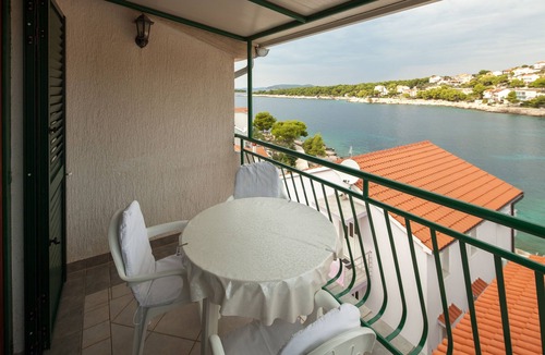 Primosten Burnji Apartment | One bedroom apartment near beach Bilo, Primošten (A-4191-c)