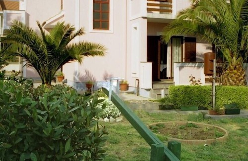 Privlaka Apartment | One bedroom apartment with balcony and sea view Privlaka, Zadar (A-19393-b)