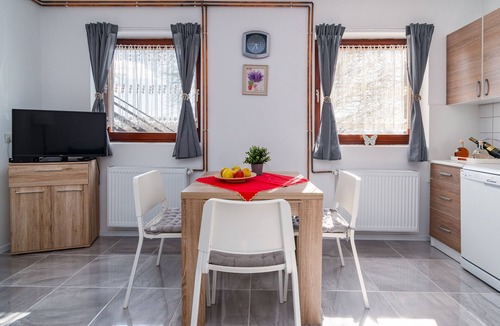 Rakovica Apartment | One bedroom apartment with air-conditioning Grabovac, Plitvice (A-20709-a)