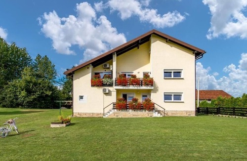 Grabovac Apartment | One bedroom apartment with terrace Grabovac, Plitvice (A-24968-a)