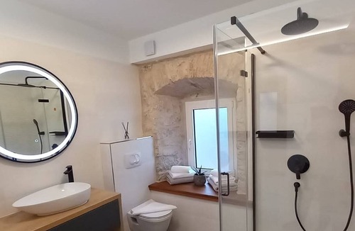 Skradin Apartment | One bedroom apartment with terrace Skradin, Krka (A-21186-a)