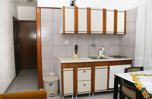 Sumartin Apartment | One bedroom apartment with balcony Sumartin, Brač (A-2949-b)