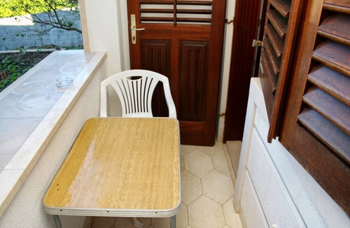 Sumartin Apartment | One bedroom apartment with balcony Sumartin, Brač (A-2949-b)