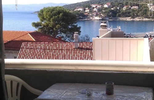 Sumartin Apartment | One bedroom apartment with balcony and sea view Sumartin, Brač (A-13285-a)
