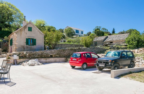 Skrip Apartment | One bedroom apartment with terrace Škrip, Brač (A-23826-a)