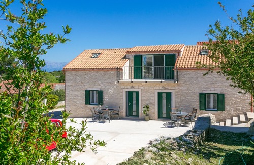 Skrip Apartment | One bedroom apartment with terrace Škrip, Brač (A-23826-b)
