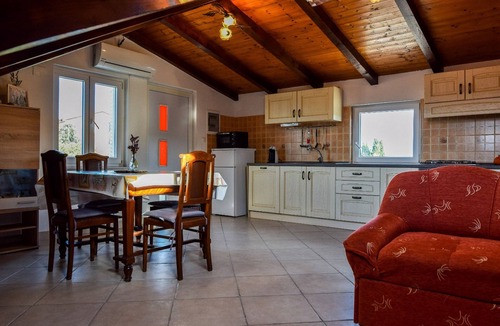 Mali Iz Apartment | One bedroom apartment with terrace and sea view Mali Iž, Iž (A-23158-a)