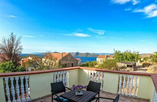 Mali Iz Apartment | One bedroom apartment with terrace and sea view Mali Iž, Iž (A-23158-a)
