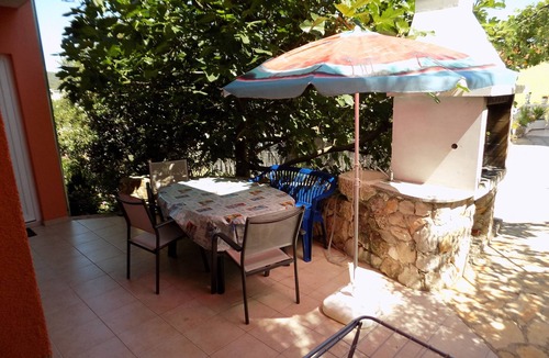 Vinisce Apartment | One bedroom apartment with terrace Vinišće, Trogir (A-16928-b)