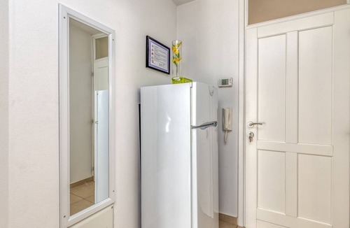 Cancini Apartment | One-Bedroom Apartment Kardumovic No.3 Green