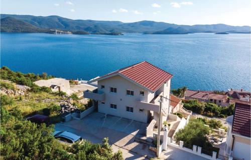 Komarna Apartment | One-Bedroom Apartment Klek With Sea View 05