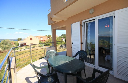 Banj Apartment | One bedroom apartment near beach Banj, Pašman (A-8206-a)