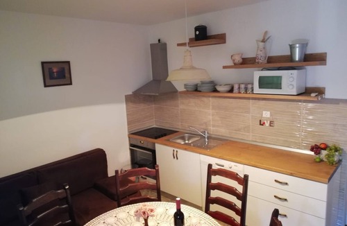 Rogac Apartment | One bedroom apartment near beach Rogač (Šolta) (A-5166-a)