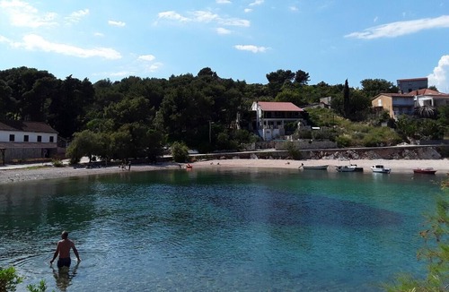Rogac Apartment | One bedroom apartment near beach Rogač (Šolta) (A-5166-a)