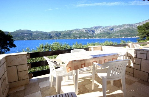 Zrnovo Apartment | One bedroom apartment near beach Tri Žala, Korčula (A-174-c)