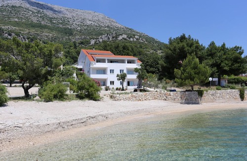 Cove Tri Zala (Zrnovo) Apartment | One bedroom apartment near beach Kučište - Perna, Pelješac (A-4545-e)