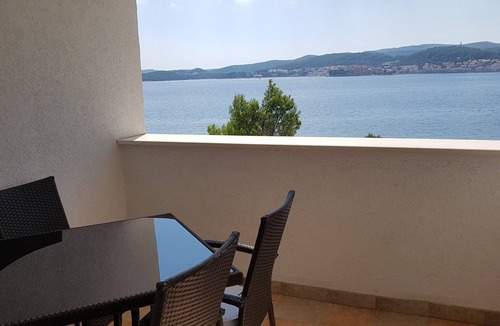 Cove Tri Zala (Zrnovo) Apartment | One bedroom apartment near beach Kučište - Perna, Pelješac (A-4545-g)
