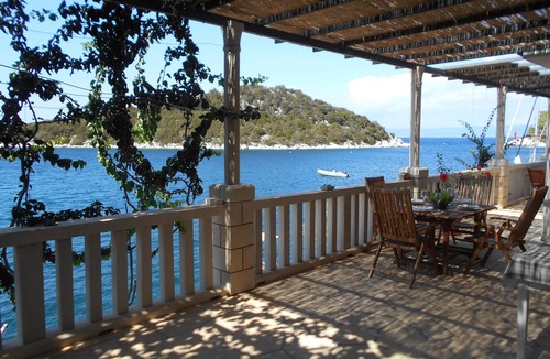 Zaklopatica Apartment | One bedroom apartment near beach Zaklopatica (Lastovo) (A-8346-e)