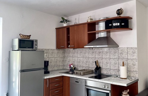Vrbanj Apartment | One bedroom apartment near beach Basina, Hvar (A-24120-a)