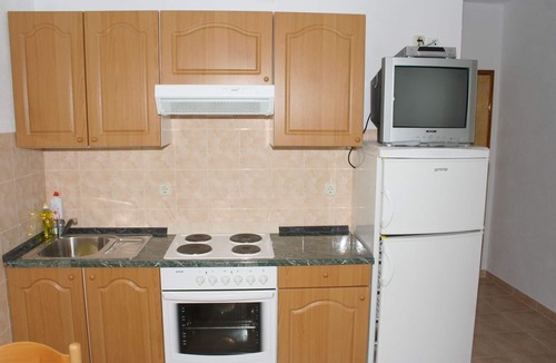 Igrane Apartment | One bedroom apartment near beach Igrane (Makarska) (A-2679-a)