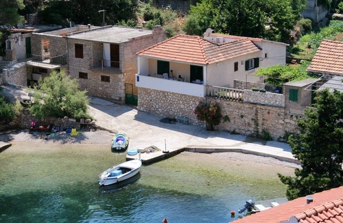 Vrbanj Apartment | One bedroom apartment near beach Basina, Hvar (A-116-b)