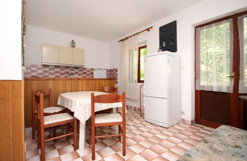 Vrbanj Apartment | One bedroom apartment near beach Mudri Dolac, Hvar (A-118-b)
