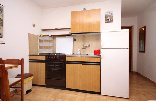 Vrbanj Apartment | One bedroom apartment near beach Mudri Dolac, Hvar (A-118-c)