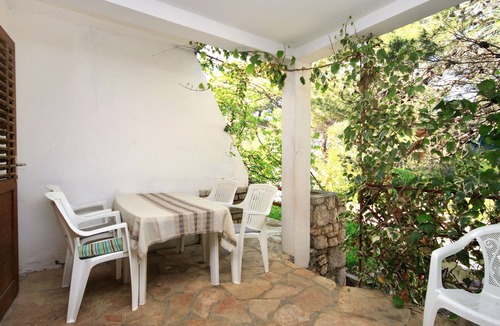 Vrbanj Apartment | One bedroom apartment near beach Mudri Dolac, Hvar (A-118-c)
