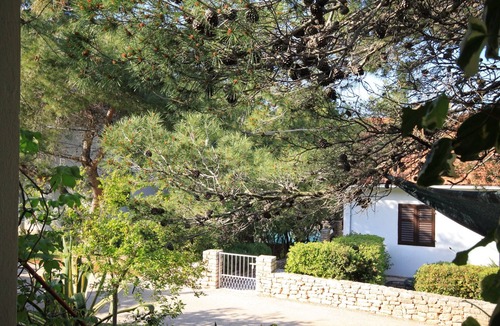 Vrbanj Apartment | One bedroom apartment near beach Mudri Dolac, Hvar (A-118-c)