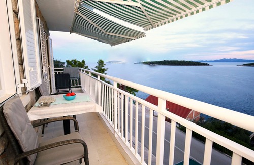 Prizba Apartment | One bedroom apartment near beach Prižba, Korčula (A-9255-a)