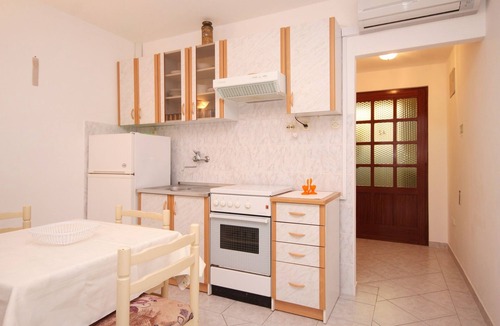 Prizba Apartment | One bedroom apartment near beach Prižba, Korčula (A-9276-b)