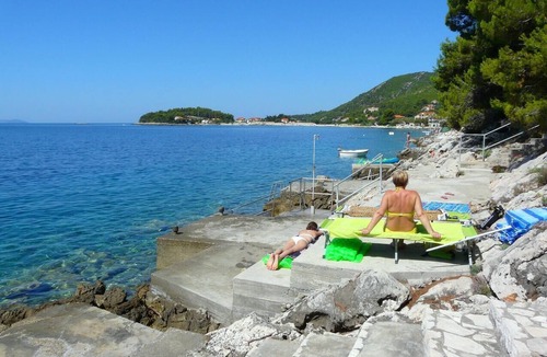 Prizba Apartment | One bedroom apartment near beach Prižba, Korčula (A-9276-b)