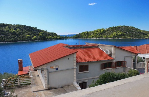 Blato Apartment | One bedroom apartment near beach Karbuni (Korčula) (A-9308-c)