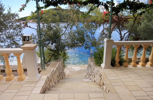 Blato Apartment | One bedroom apartment near beach Karbuni (Korčula) (A-9308-c)