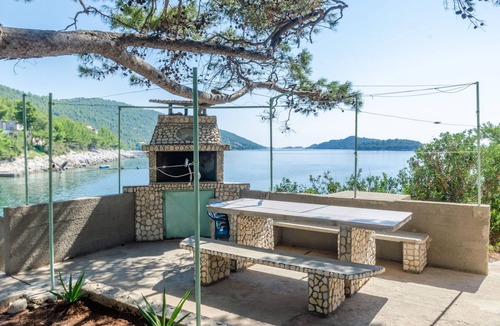 Blato Apartment | One bedroom apartment near beach Cove Zaglav, Korčula (A-9320-b)