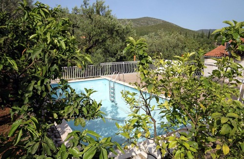 Molunat Apartment | One bedroom apartment near beach Molunat, Dubrovnik (A-3544-b)